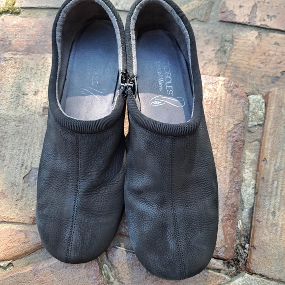 AEROSOLES Womens Black Slip-On Side Zipper Loafers Size 10 - Picture 1 of 5